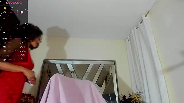Snapshot of sara_williams01 chatting on 02/09/25, 04:18 sara williams01 online show from 02/09/25, 04:18