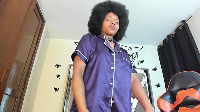 sara williams01 online show from 10/26/25, 01:22