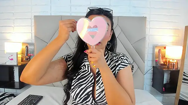 Isis Osman online show from 03/07/25, 09:17