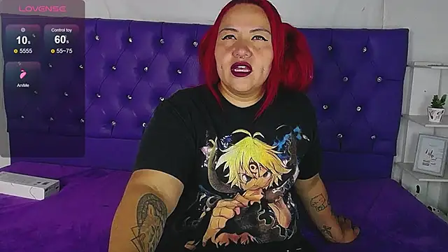 Snapshot of Bruja__Scarlata chatting on 01/12/25, 12:01 Bruja Scarlata online show from 01/12/25, 12:01