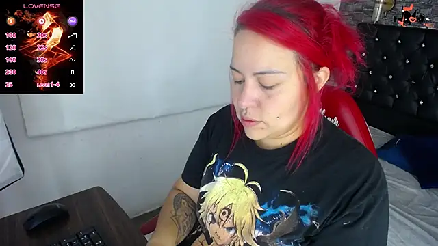 Snapshot of Bruja__Scarlata chatting on 02/05/25, 11:02 Bruja Scarlata online show from 02/05/25, 11:02