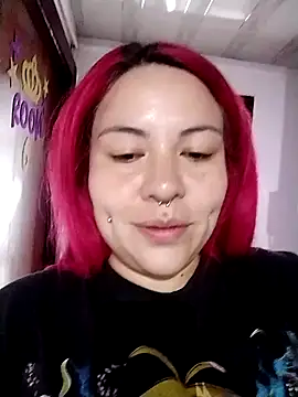 Snapshot of Bruja__Scarlata chatting on 02/14/25, 10:17 Bruja Scarlata online show from 02/14/25, 10:17