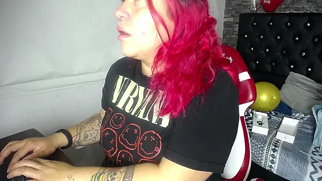 Snapshot of Bruja__Scarlata chatting on 02/20/25, 10:59 Bruja Scarlata online show from 02/20/25, 10:59