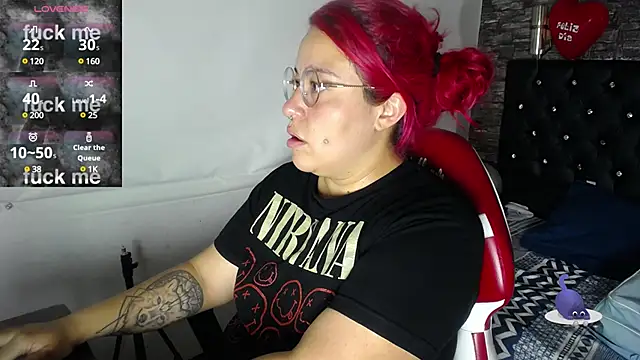 Snapshot of Bruja__Scarlata chatting on 02/20/25, 06:02 Bruja Scarlata online show from 02/20/25, 06:02