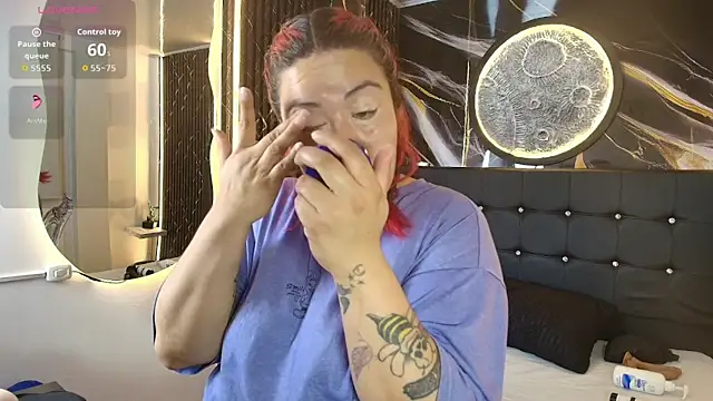 Snapshot of Bruja__Scarlata chatting on 09/10/25, 11:54 Bruja Scarlata online show from 09/10/25, 11:54