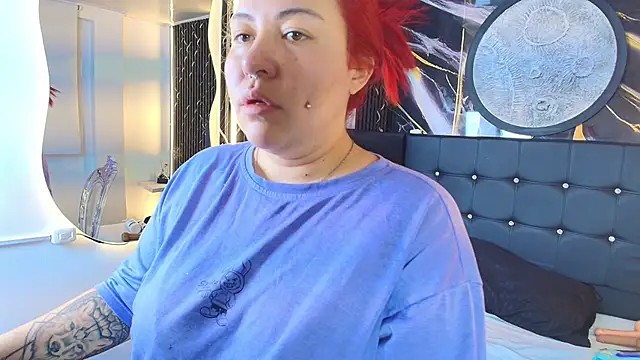 Snapshot of Bruja__Scarlata chatting on 09/29/25, 10:09 Bruja Scarlata online show from 09/29/25, 10:09