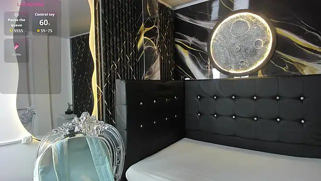 Snapshot of Bruja__Scarlata chatting on 10/11/25, 10:14 Bruja Scarlata online show from 10/11/25, 10:14