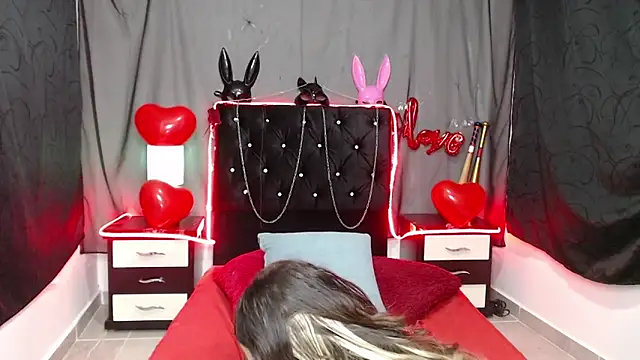 Snapshot of lady_big_ass_nasty chatting on 02/15/25, 12:15 lady big ass nasty online show from 02/15/25, 12:15