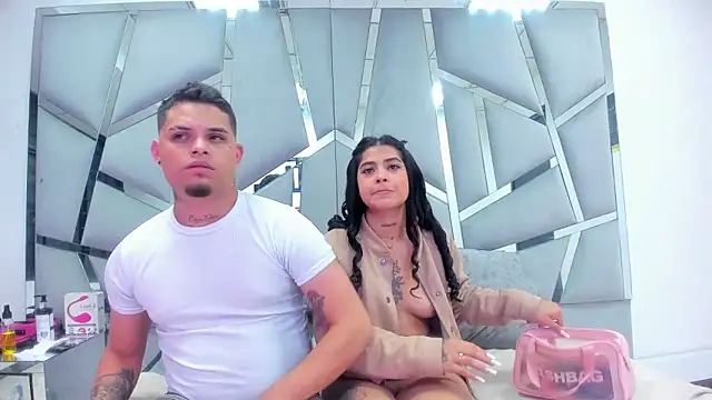 Snapshot of MelissaAndZeuss chatting on 12/02/24, 08:09 MelissaAndZeuss online show from 12/02/24, 08:09