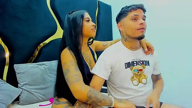 Snapshot of MelissaAndZeuss chatting on 02/22/25, 04:18 MelissaAndZeuss online show from 02/22/25, 04:18