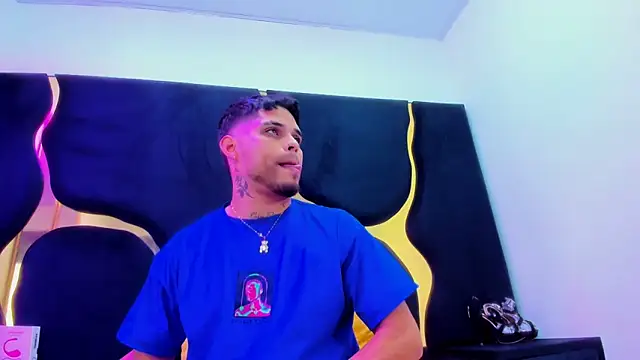 Snapshot of MelissaAndZeuss chatting on 09/13/25, 04:34 MelissaAndZeuss online show from 09/13/25, 04:34