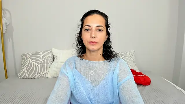Snapshot of Linda_Insatiable chatting on 06/19/26, 01:32 Linda Insatiable online show from 06/19/26, 01:32