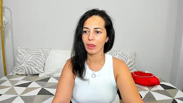 Snapshot of Linda_Insatiable chatting on 06/21/26, 01:30 Linda Insatiable online show from 06/21/26, 01:30