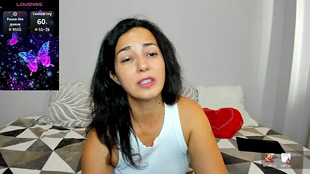 Snapshot of Linda_Insatiable chatting on 07/25/26, 01:15 Linda Insatiable online show from 07/25/26, 01:15
