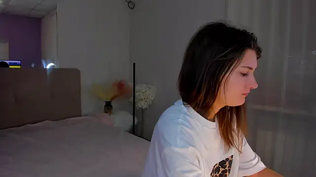 Laura Leee online show from 03/11/25, 06:32