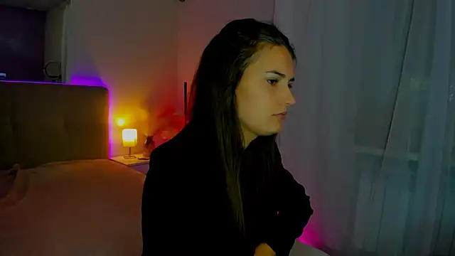 Laura Leee online show from 09/14/25, 05:17