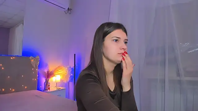 Laura Leee online show from 03/24/26, 06:18