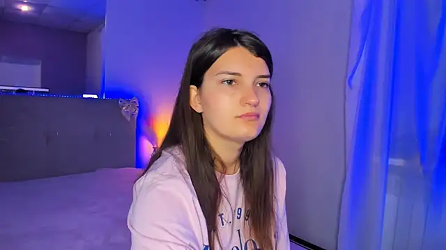 Laura Leee online show from 05/22/26, 05:03