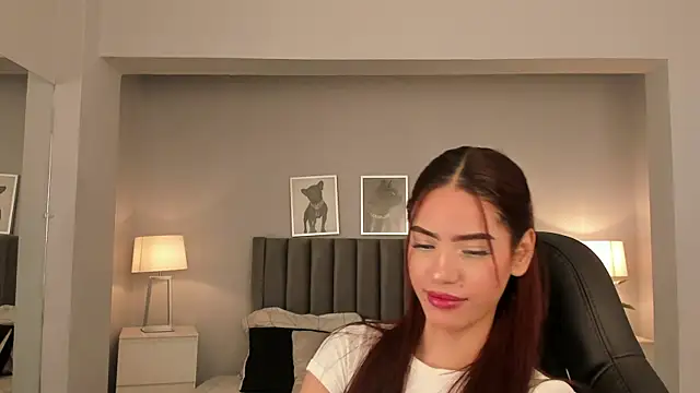 Madie  collins online show from 03/12/25, 11:09