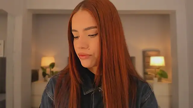 Madie  collins online show from 09/28/25, 09:47