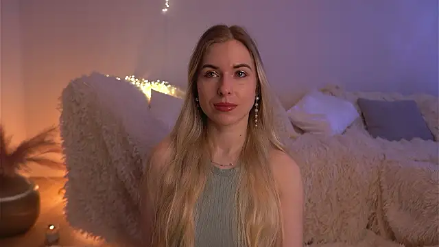 lorrie love story online show from 03/15/26, 11:05