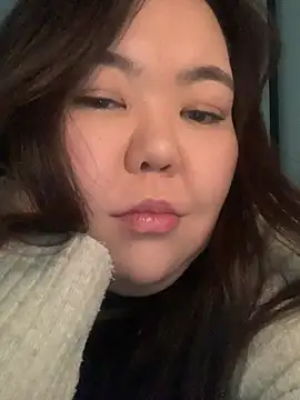 Snapshot of lunamas chatting on 11/22/25, 12:53 lunamas online show from 11/22/25, 12:53