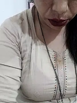 Urmila bhabhii online show from 02/25/26, 03:27