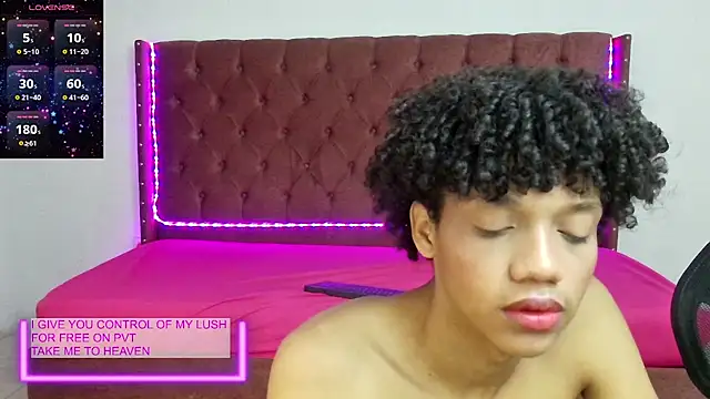 Snapshot of jony_honey chatting on 02/14/25, 02:02 jony honey online show from 02/14/25, 02:02