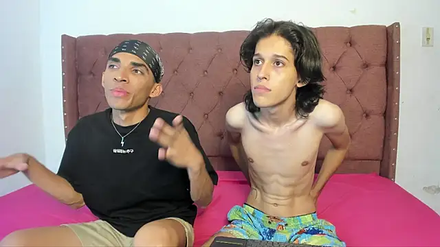 Snapshot of jony_honey chatting on 12/14/25, 01:05 jony honey online show from 12/14/25, 01:05