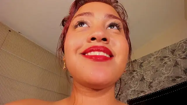 Snapshot of Estrella05_ chatting on 12/21/24, 11:22 Estrella05 online show from 12/21/24, 11:22