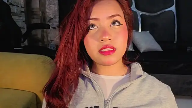 Snapshot of Estrella05_ chatting on 09/12/25, 04:56 Estrella05 online show from 09/12/25, 04:56