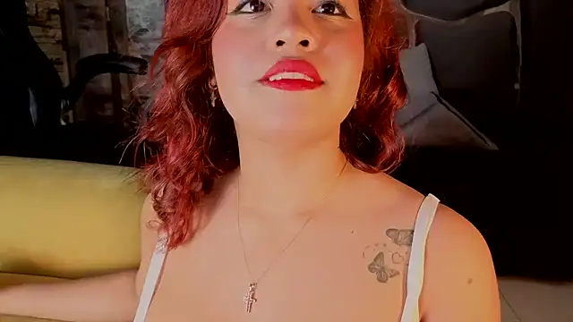 Snapshot of Estrella05_ chatting on 10/24/25, 04:53 Estrella05 online show from 10/24/25, 04:53