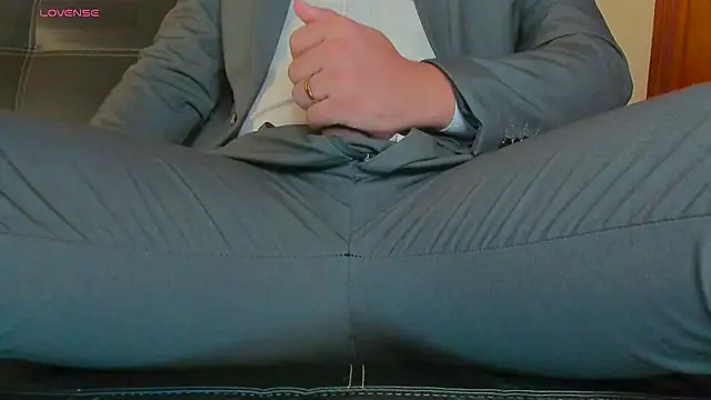 MrLonely02 online show from 12/13/24, 08:47