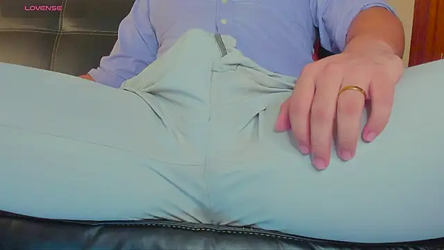 MrLonely02 online show from 12/17/24, 01:50