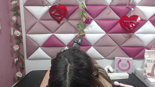 Snapshot of NahomiConnor_ chatting on 02/24/25, 04:36 NahomiConnor online show from 02/24/25, 04:36