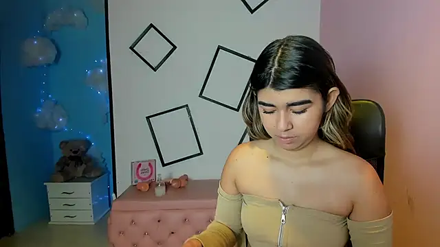 Snapshot of NahomiConnor_ chatting on 09/23/25, 01:36 NahomiConnor online show from 09/23/25, 01:36