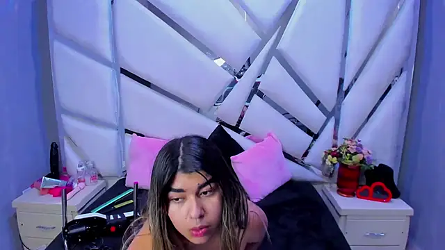 Snapshot of NahomiConnor_ chatting on 09/26/25, 01:26 NahomiConnor online show from 09/26/25, 01:26