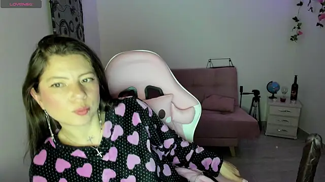 Snapshot of Susana_garcia_ chatting on 03/07/25, 06:35 Susana garcia online show from 03/07/25, 06:35