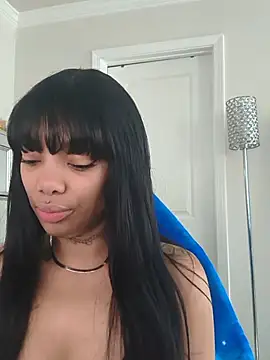 Snapshot of butterflybootyy chatting on 06/18/26, 01:15 butterflybootyy online show from 06/18/26, 01:15