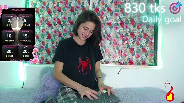Snapshot of -Gwen- chatting on 01/22/25, 05:16 -Gwen- online show from 01/22/25, 05:16