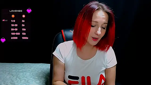 Snapshot of AgathaNoxe chatting on 12/19/24, 10:21 AgathaNoxe online show from 12/19/24, 10:21