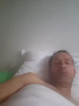 Snapshot of bagoulo chatting on 09/21/25, 01:46 bagoulo online show from 09/21/25, 01:46