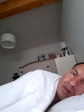 Snapshot of bagoulo chatting on 09/22/25, 11:12 bagoulo online show from 09/22/25, 11:12