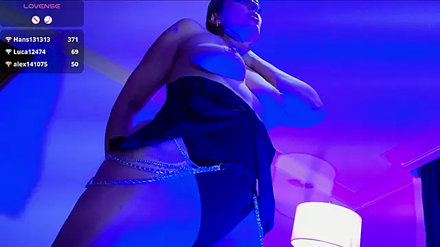 Snapshot of Lizzymontanaa chatting on 12/30/24, 01:58 Lizzymontanaa online show from 12/30/24, 01:58