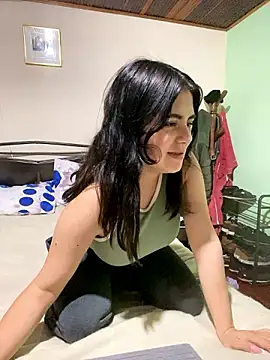 emiliaharper408 online show from 12/04/24, 04:43