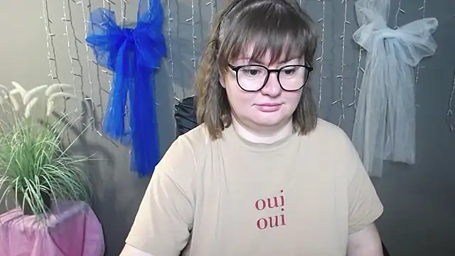 ZannaDreil online show from 11/29/25, 06:55