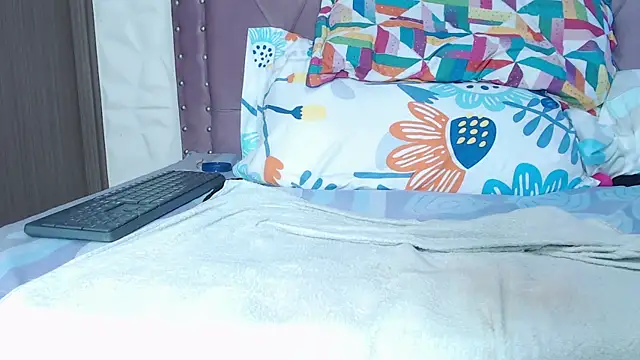 Snapshot of Agata_prg chatting on 02/21/25, 08:49 Agata prg online show from 02/21/25, 08:49