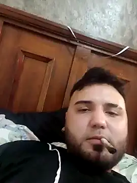 Snapshot of SINUECASTILLO chatting on 12/15/24, 12:38 SINUECASTILLO online show from 12/15/24, 12:38