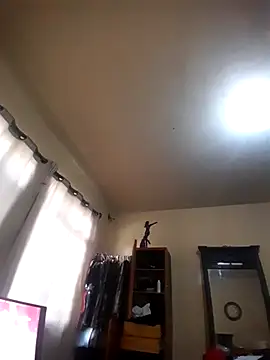 Snapshot of SINUECASTILLO chatting on 10/04/25, 08:51 SINUECASTILLO online show from 10/04/25, 08:51