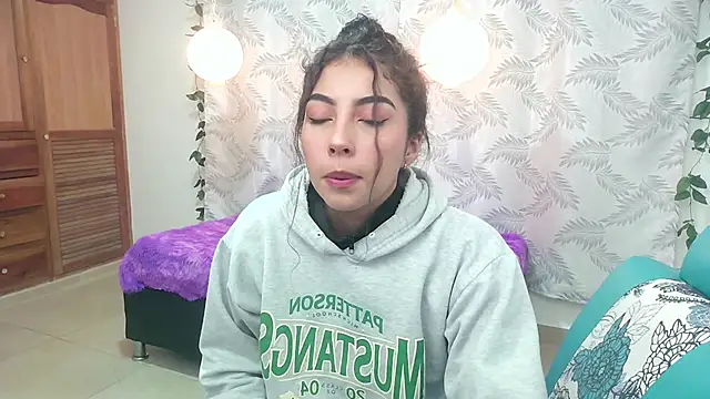 Mya paris online show from 12/04/24, 02:53